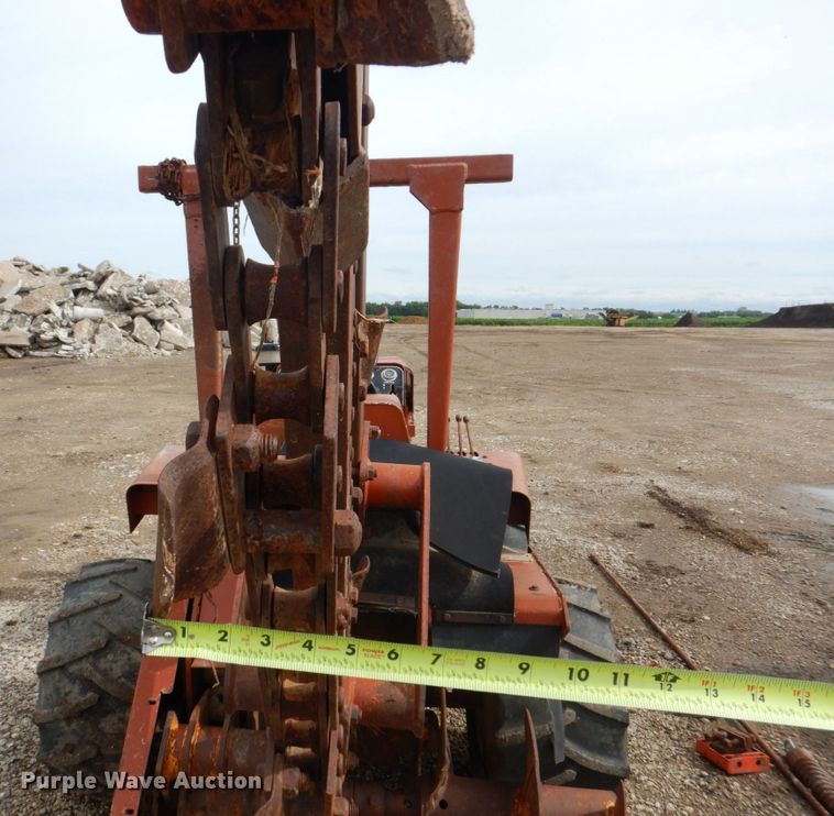image for item DS8079 Ditch Witch R40D  trencher