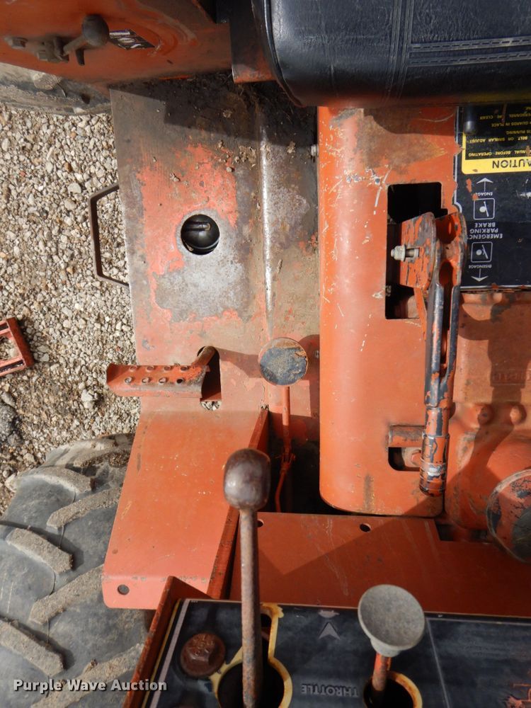 image for item DS8079 Ditch Witch R40D  trencher