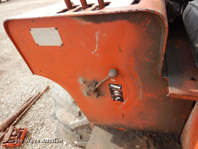 image for item DS8079 Ditch Witch R40D  trencher