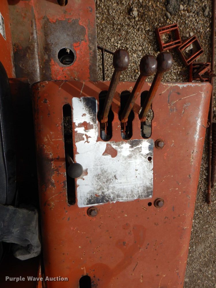 image for item DS8079 Ditch Witch R40D  trencher