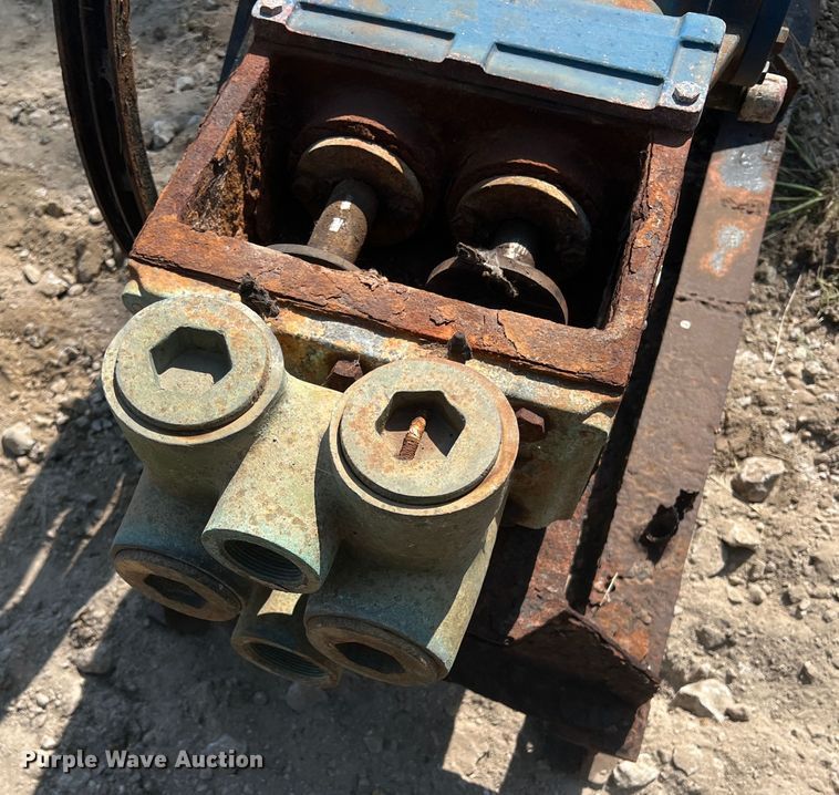 image for item HL9175 (5) Pumps