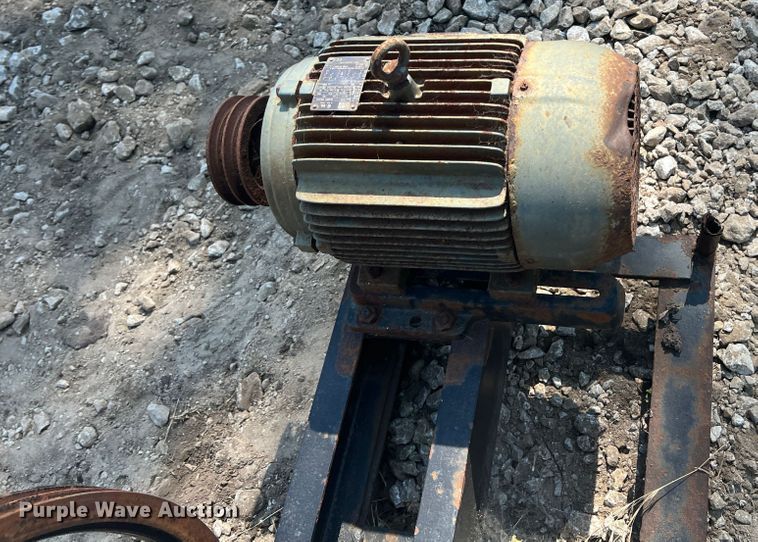 image for item HL9175 (5) Pumps