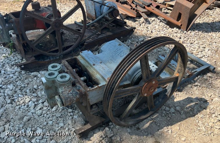 image for item HL9175 (5) Pumps