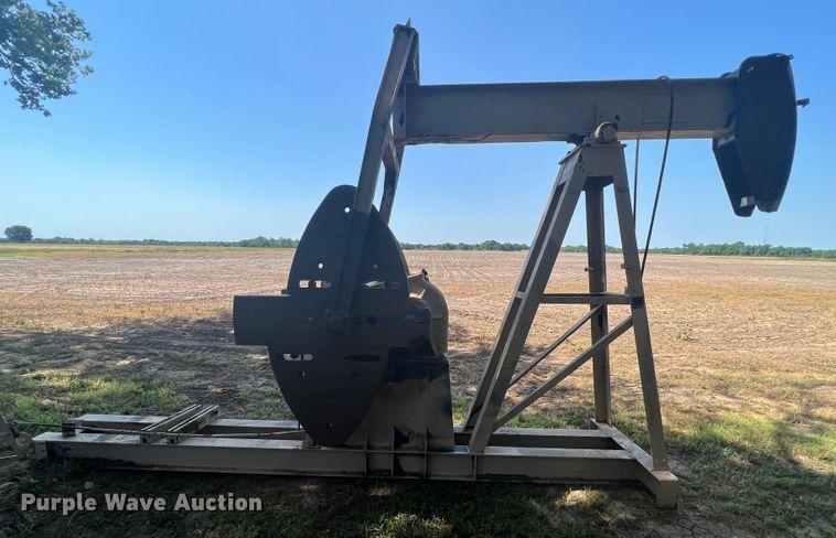 image for item HL9177 Cabot 40D  pump jack