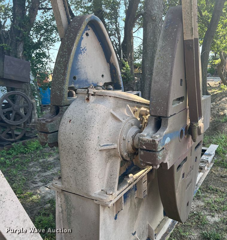 image for item HL9177 Cabot 40D  pump jack