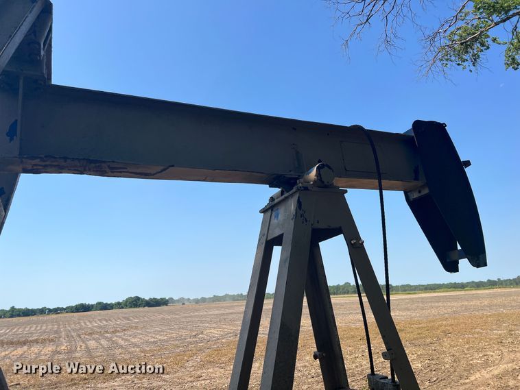 image for item HL9177 Cabot 40D  pump jack