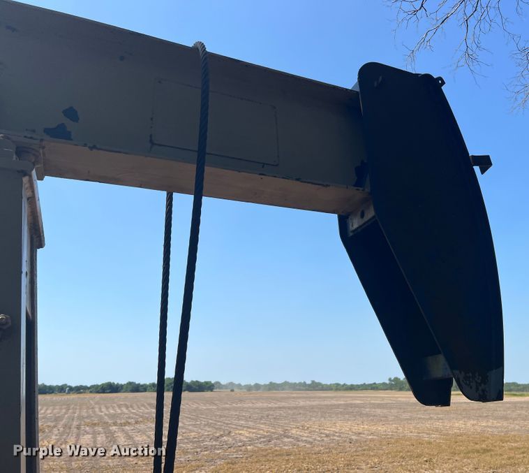 image for item HL9177 Cabot 40D  pump jack