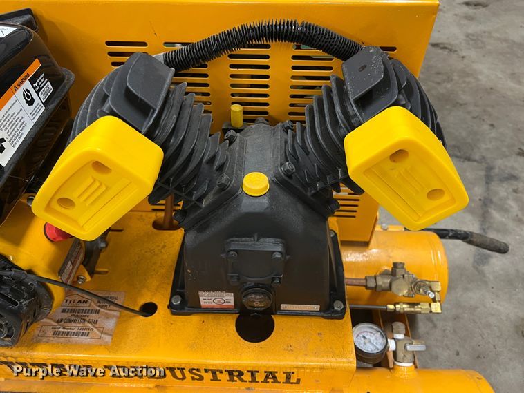 image for item HL9207 Titan  air compressor