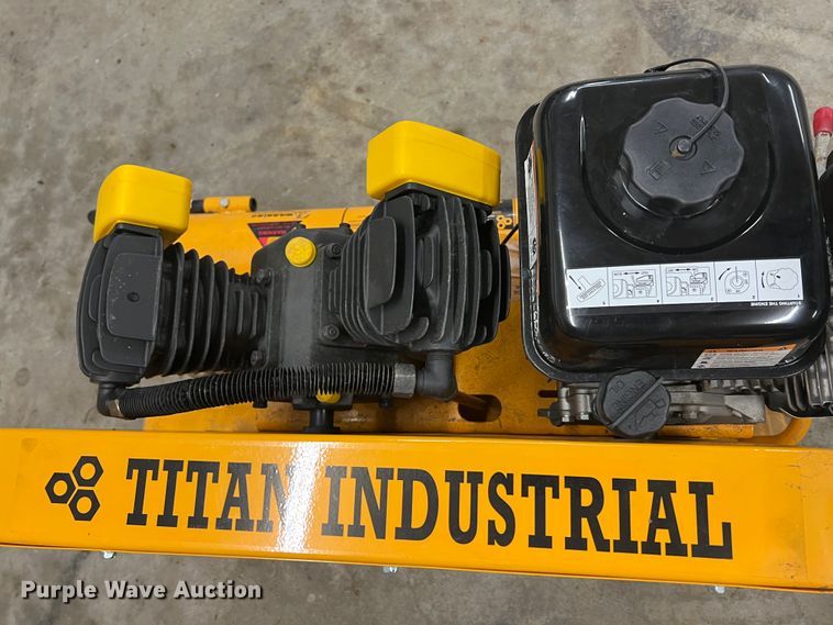 image for item HL9207 Titan  air compressor