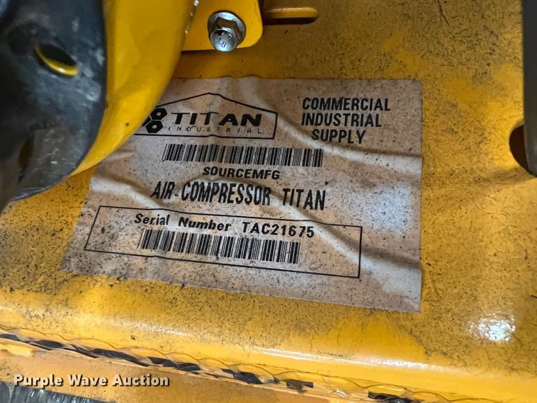 image for item HL9207 Titan  air compressor