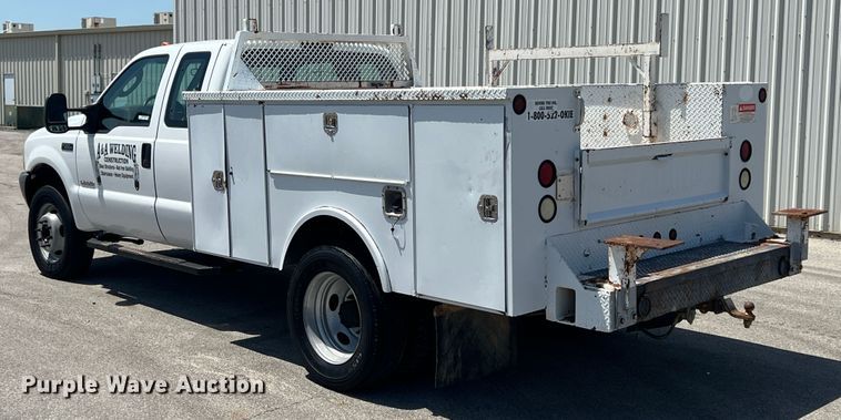 image for item HL9211 2004 Ford F550  SuperCab utility / service truck
