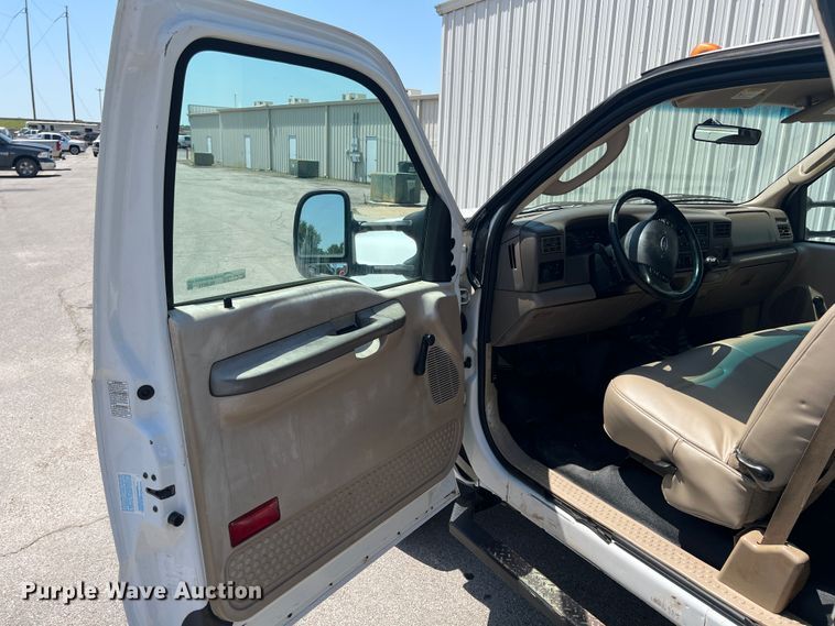 image for item HL9211 2004 Ford F550  SuperCab utility / service truck