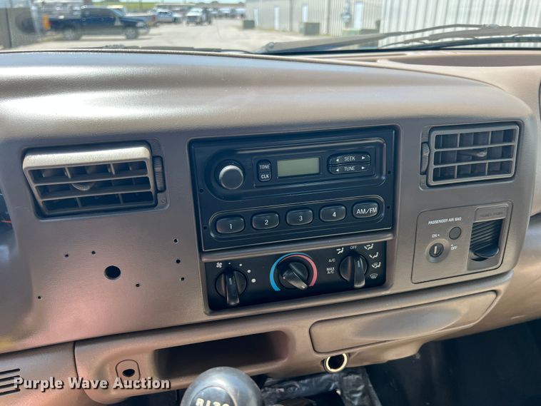 image for item HL9211 2004 Ford F550  SuperCab utility / service truck