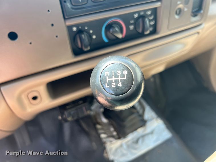 image for item HL9211 2004 Ford F550  SuperCab utility / service truck