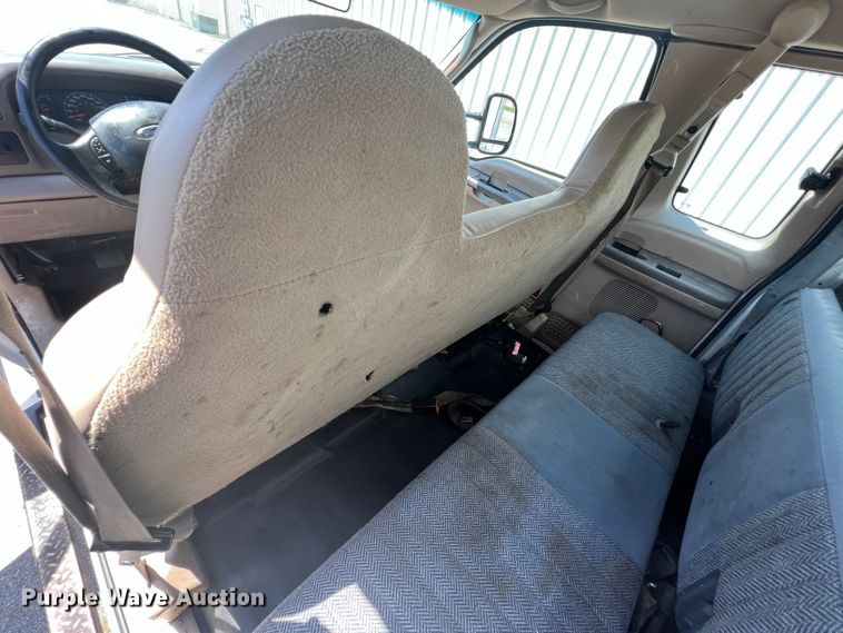 image for item HL9211 2004 Ford F550  SuperCab utility / service truck