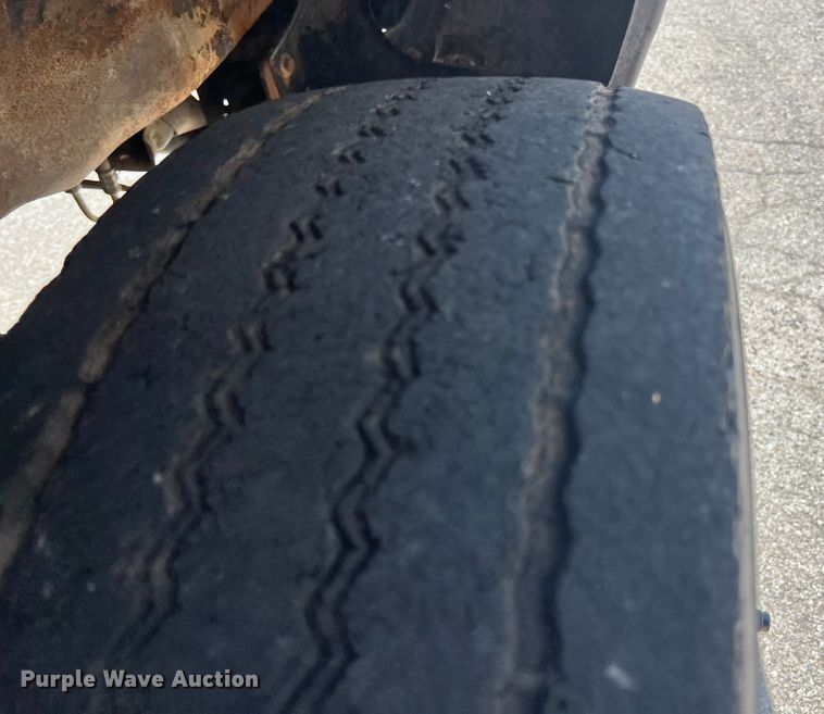 image for item HL9211 2004 Ford F550  SuperCab utility / service truck