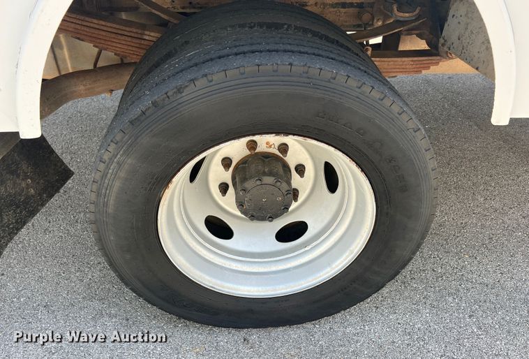 image for item HL9211 2004 Ford F550  SuperCab utility / service truck