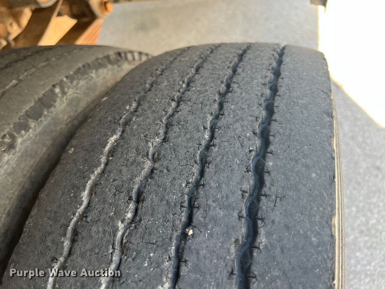 image for item HL9211 2004 Ford F550  SuperCab utility / service truck