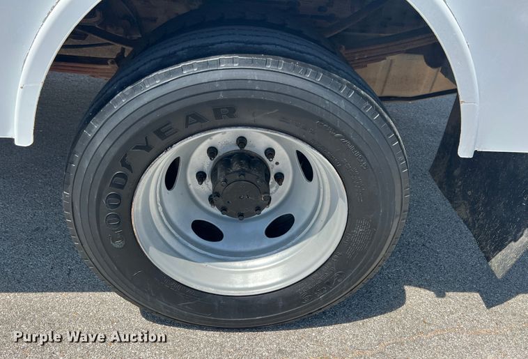 image for item HL9211 2004 Ford F550  SuperCab utility / service truck