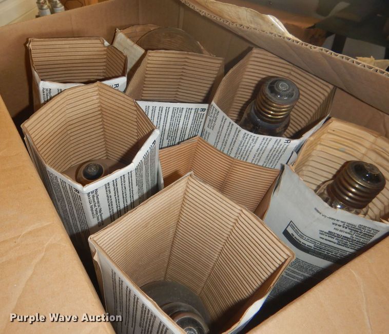 image for item HU9421 Approximately 17 Hubbell lights