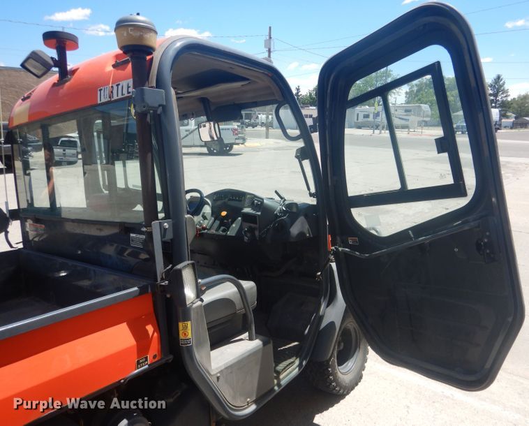 image for item HU9423 2011 Kubota RTV 1100  utility vehicle
