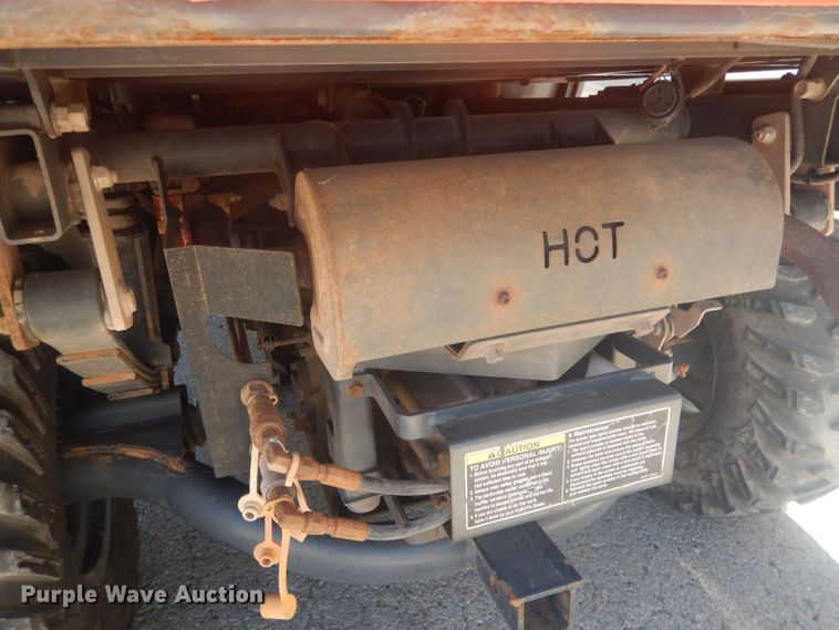 image for item HU9423 2011 Kubota RTV 1100  utility vehicle