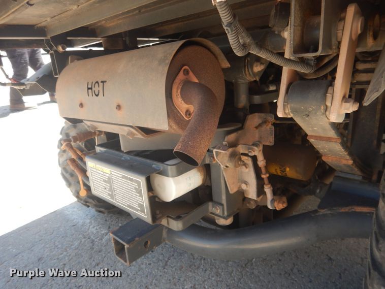 image for item HU9423 2011 Kubota RTV 1100  utility vehicle