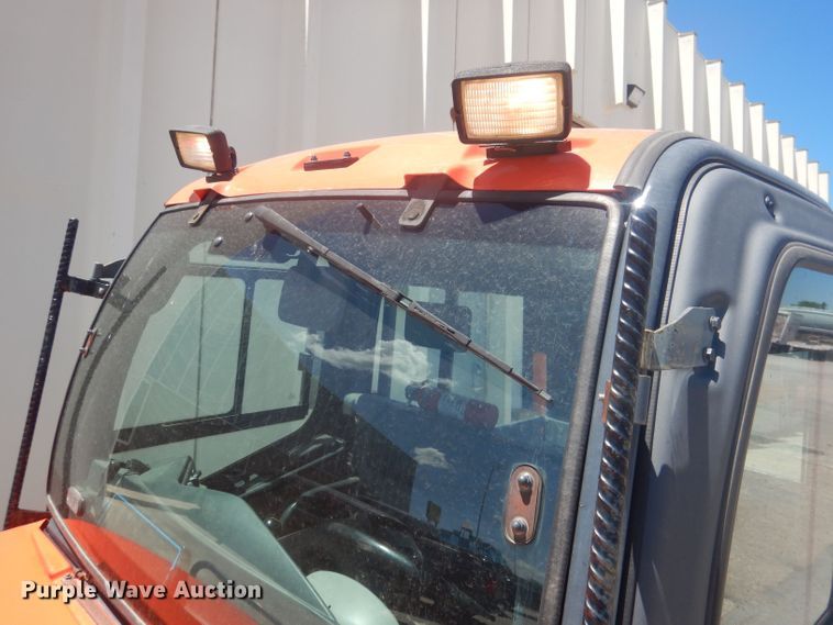 image for item HU9423 2011 Kubota RTV 1100  utility vehicle