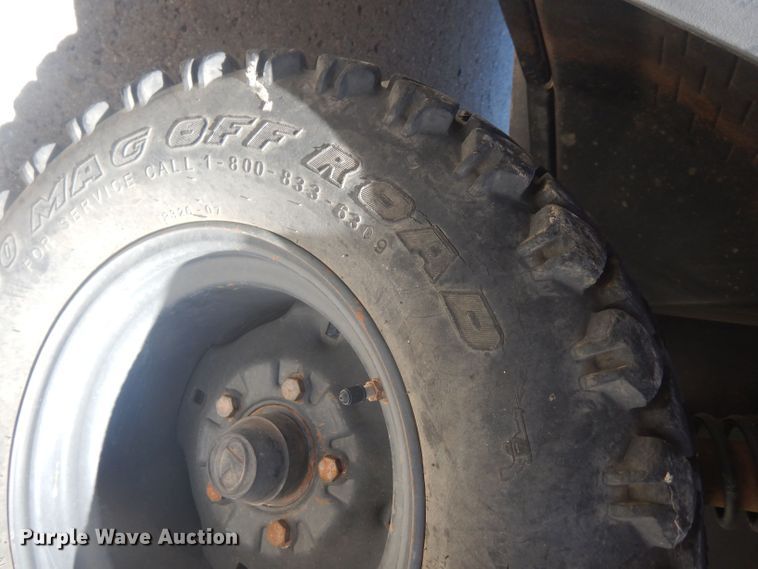 image for item HU9423 2011 Kubota RTV 1100  utility vehicle