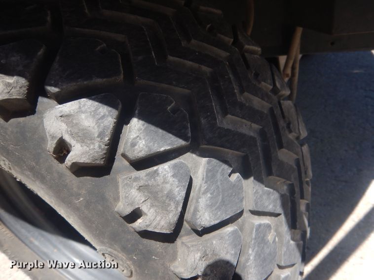 image for item HU9423 2011 Kubota RTV 1100  utility vehicle