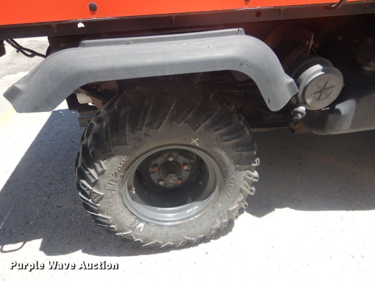 image for item HU9423 2011 Kubota RTV 1100  utility vehicle