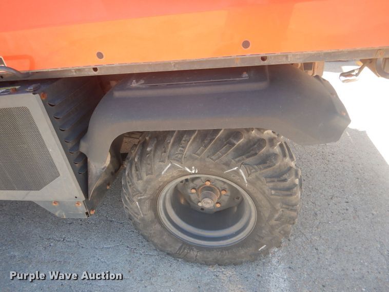 image for item HU9423 2011 Kubota RTV 1100  utility vehicle