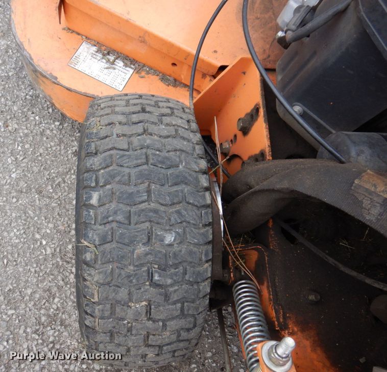 image for item IM9968 2009 Scag SWZ48V -17KAI  lawn mower