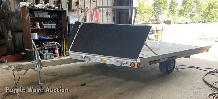image for item JA9175 1999 Triton LT10VR-101  snowmobile trailer