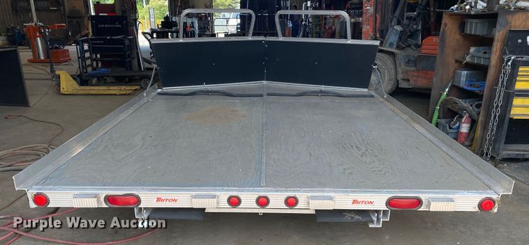 image for item JA9175 1999 Triton LT10VR-101  snowmobile trailer