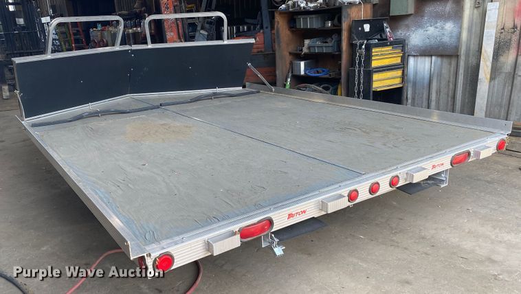 image for item JA9175 1999 Triton LT10VR-101  snowmobile trailer