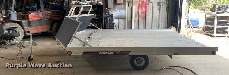 image for item JA9175 1999 Triton LT10VR-101  snowmobile trailer