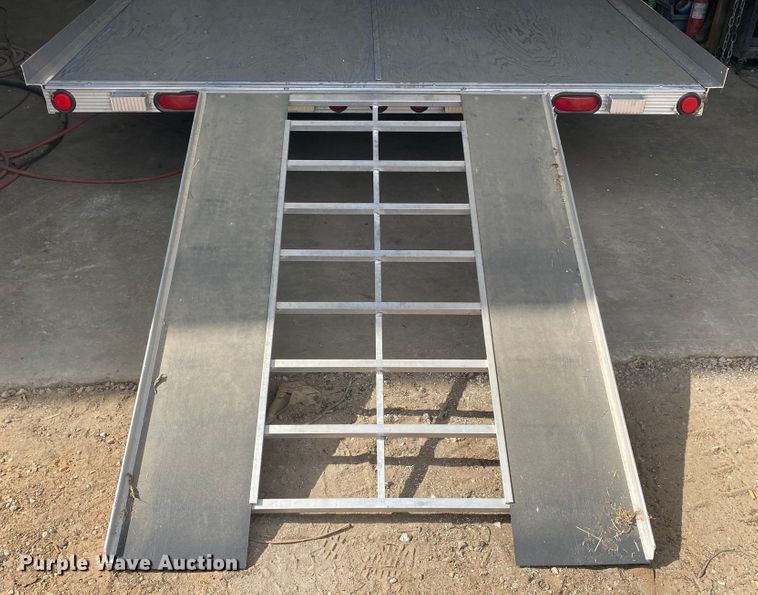 image for item JA9175 1999 Triton LT10VR-101  snowmobile trailer