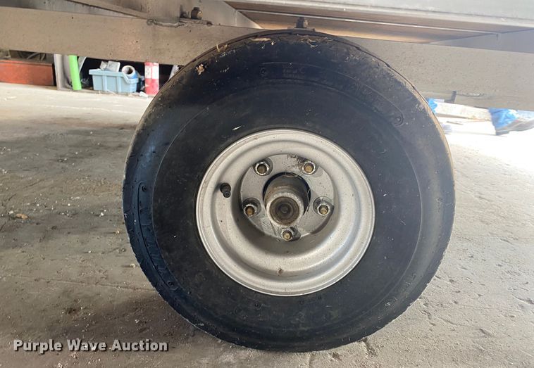 image for item JA9175 1999 Triton LT10VR-101  snowmobile trailer