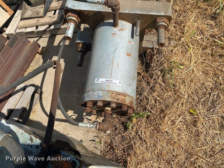 image for item JA9176 Hydraulic press