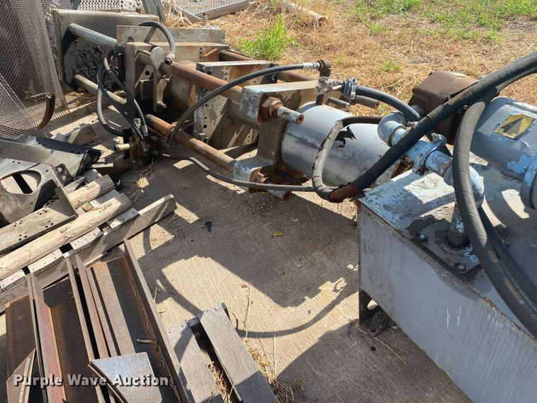 image for item JA9176 Hydraulic press