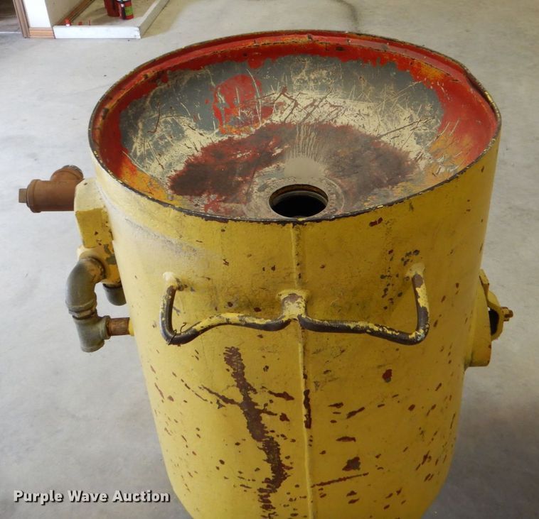 image for item JA9198 (2) Clemco sandblast pots