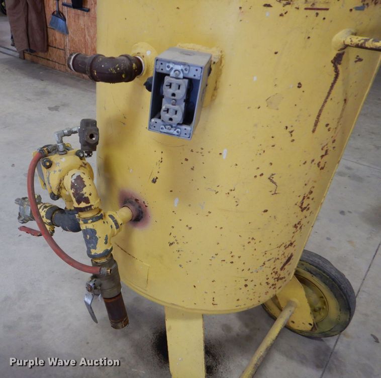 image for item JA9198 (2) Clemco sandblast pots