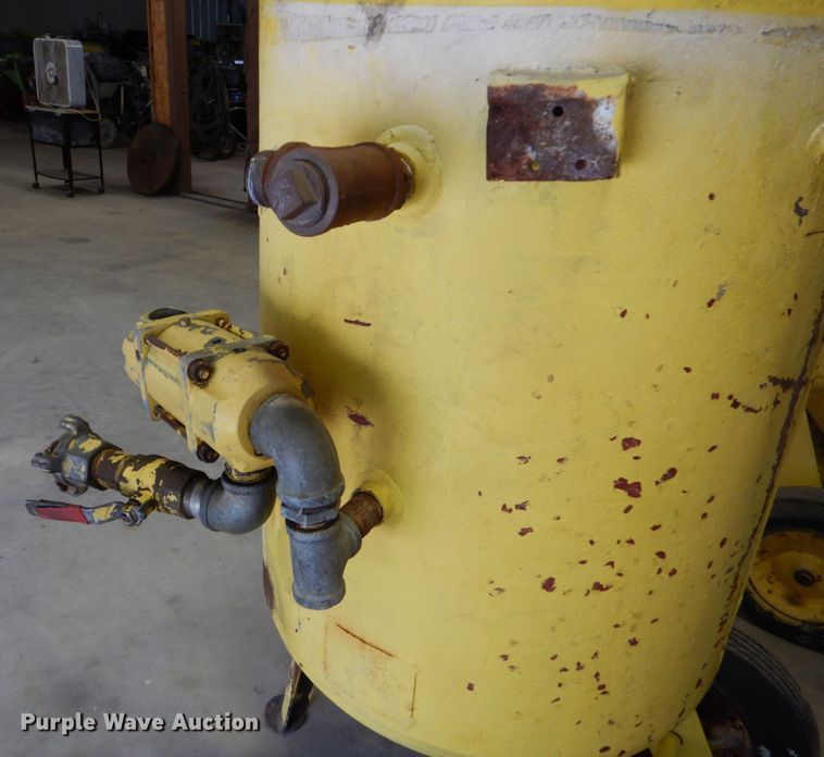 image for item JA9198 (2) Clemco sandblast pots