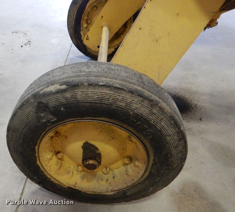 image for item JA9198 (2) Clemco sandblast pots