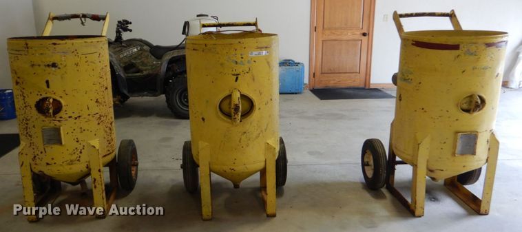 image for item JA9199 (3) Schmidt sandblast pots