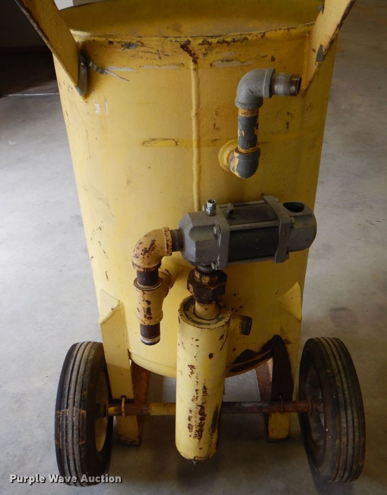 image for item JA9199 (3) Schmidt sandblast pots