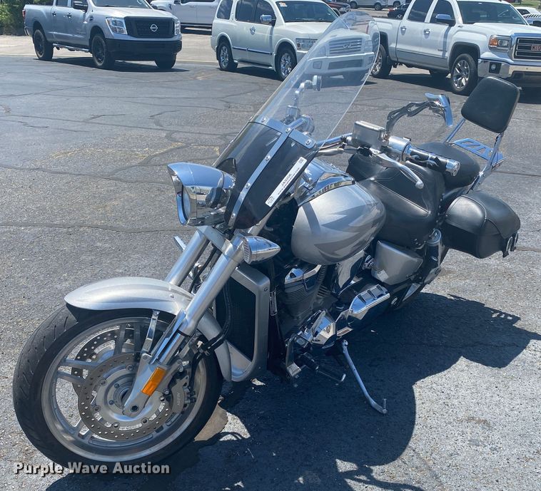 image for item JA9206 2005 Honda VTX1800F1  motorcycle