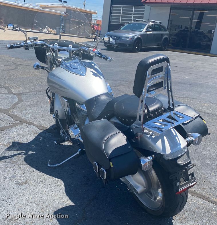 image for item JA9206 2005 Honda VTX1800F1  motorcycle