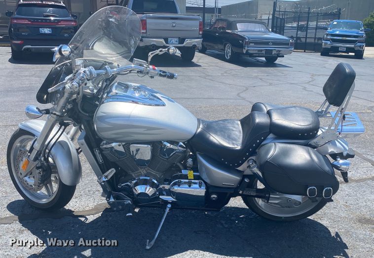 image for item JA9206 2005 Honda VTX1800F1  motorcycle